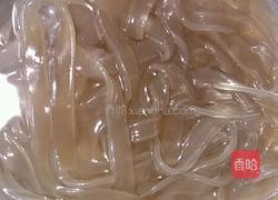 白菜粉条炖豆腐的做法图解1