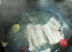 豆角丝红烧肉蒸菜的做法图解1