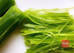 清炒莴笋丝的做法图解3