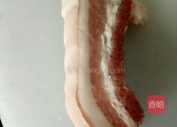 蒜苗回锅肉的做法图解1
