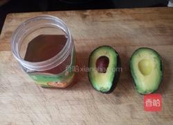 蜂蜜牛油果的做法图解2