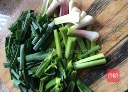 腌肉炒大蒜的做法图解2