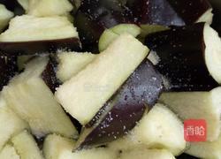 菜椒茄子炒肉片的做法图解2