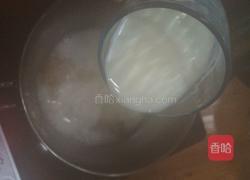 牛奶花生露的做法图解3