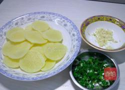 剁椒土豆片的做法图解2