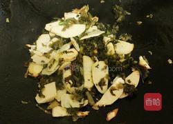 冬笋雪菜鱼骨头汤的做法图解17