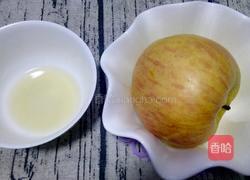 鲜榨苹果汁的做法图解1