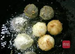 Illustration of how to make fried yuanxiao 5