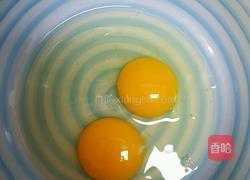 春季时令蔬菜之韭菜鸡蛋虾米饼的做法图解1