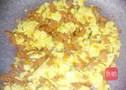 火腿鸡蛋炒饭的做法图解3