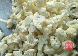 菜花炒肉的做法图解1