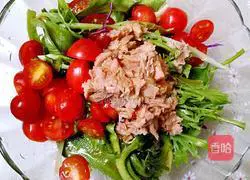 Illustration of how to make tuna salad 2