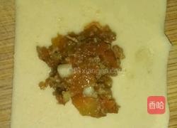 馄饨包法的做法图解1