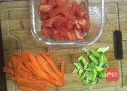 番茄蛋炒刀削面的做法图解2