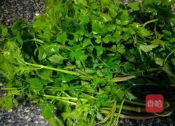 凉拌水芹菜的做法图解1