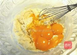 戚风蛋糕的做法图解8