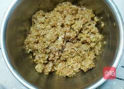 玉米面酸菜蒸饺的做法图解5