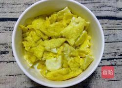 豌豆炒鸡蛋的做法图解5