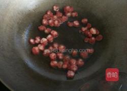 土豆香菇香肠焖饭的做法图解3