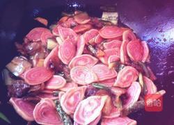 回锅肉炒猫耳朵的做法图解7