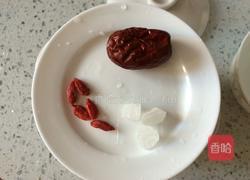 红枣炖雪哈的做法图解1