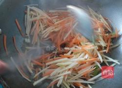 胡萝卜炒土豆丝的做法图解3