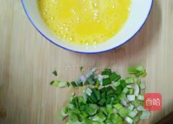 果仁黄金炒饭的做法图解3