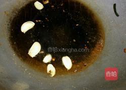 大蒜炒金豆的做法图解2