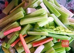 西芹莲藕的做法图解1