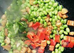 毛豆炒鸡丁的做法图解8