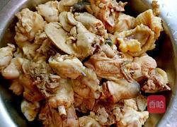 青椒炒鸡的做法图解1