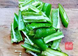 青椒炒鸡的做法图解3