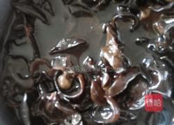 木耳炒肉的做法图解1