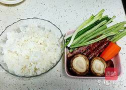 香菇四季豆炒饭的做法图解1