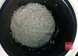 土豆腊肉焖饭的做法图解3