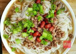 Illustration of how to make diced pork noodles 2