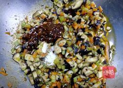 自制香菇肉酱的做法图解5