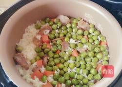 豌豆腊肠闷米饭的做法图解7
