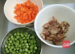 豌豆腊肠闷米饭的做法图解2