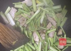 芹菜炒肉片的做法图解5