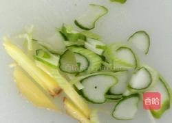 清炒绿甘蓝的做法图解2