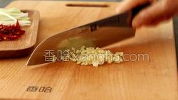西芹木耳拌腐竹的做法图解10