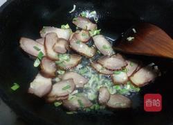 腊肉西蓝花的做法图解5