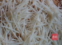 土豆丝煎饼的做法图解1