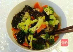 炝拌西兰花黑木耳的做法图解4