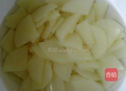 青椒土豆片的做法图解1