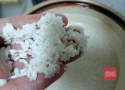 黑椒猪肉煲仔饭的做法图解2