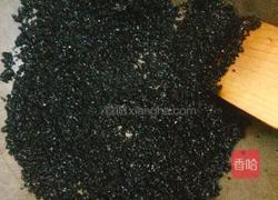 自制浓香黑芝麻糊的做法图解1