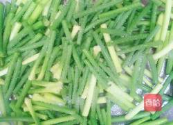 蒜薹炒八带的做法图解2