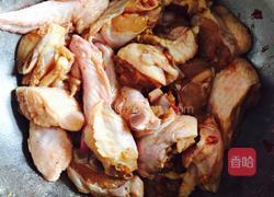 鸡翅炒虎椒的做法图解1